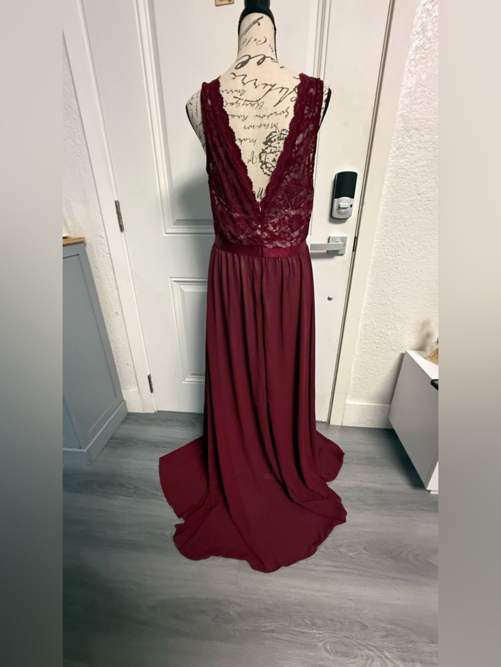 MIUSOL Burgundy Lace Maxi Dress Size XLFormal Evening Gown with Train Minor Flaw - Picture 4 of 11